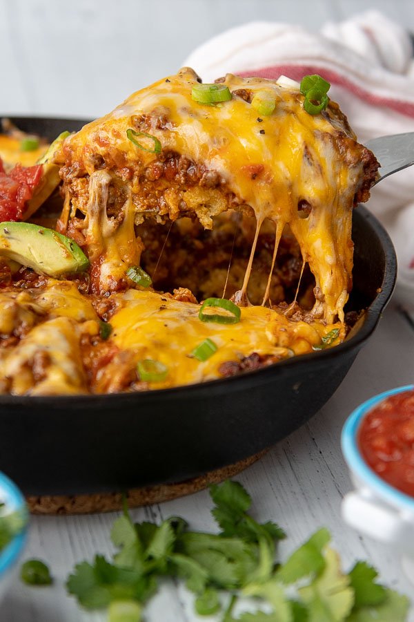Who loves to spend less time at the grocery store???🙋‍♀️ Pick up all the ingredients for this Tamale Pie in minutes. Head to @meijer and use their app with Shop and Scan. In and out in minutes! #GetItDone mamagourmand.com/tamale-pie/