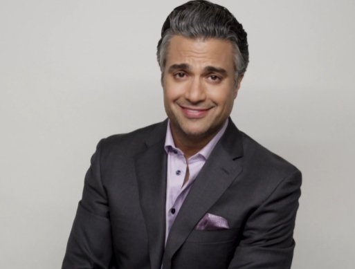 CassiaGomesJC's tweet photo. @jaimecamil @RogelioDeLaVega @oprahmagazine @Oprah @CWJaneTheVirgin #Rogelifans 💜 https://t.co/SISBGFOdMz
