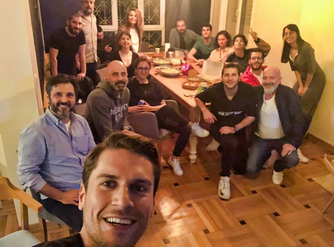 ummuhci's tweet photo. Ailecek bi yere gittiğimizde daimi moodum https://t.co/fgCXv082KK