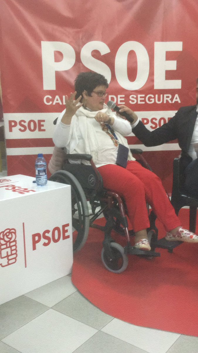 vivinarcosis's tweet photo. 💪🏽💪🏽💪🏽 Vengo a la política a cambiar la vida de las personas dice @tlnovelatesis y yo me siento orgullosa de que @SocialistesVal y @ximopuig haya pensado en ella https://t.co/44vhYvvhso