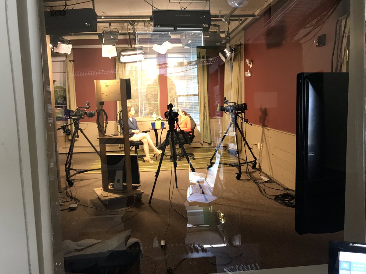 _Brent_Johnson_'s tweet photo. Directing “Women Inspired” at Bedfordtv!
#BedfordMa #BedfordTVma #localtelevisionproductiom #intern #MyMCC #MCCpath #mediaproducton #womeninspired https://t.co/FNNFM5DtOE