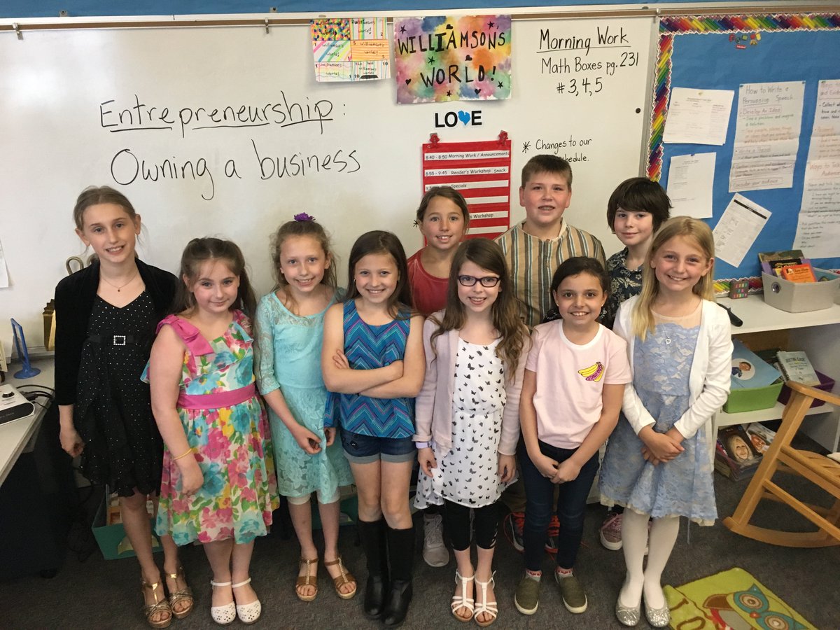 Sparty_Mr_Perry's tweet photo. Perry/Williamson students dress up for Civil Servant interviews #SAScompass #WMlearn https://t.co/MCXXCK3scl