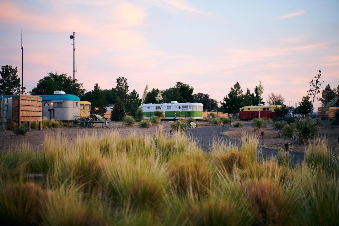 Our favorite magical morning Marfa light. Come see it for yourself! 📷:
@_danielcavazos_ #elcosmico #elcosmicomarfa #bunkhousehotels
