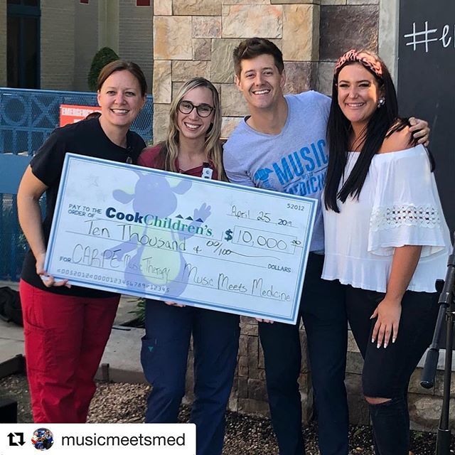 #Repost <a href="/musicmeetsmed/">Music Meets Medicine</a> with <a href="/get_repost/">Repost</a>
・・・
Thank you to <a href="/vinopalooza/">VinoPalooza</a> <a href="/ryancabrera/">Ryan Cabrera</a> @carolinekraddick  and everyone who donated! This $10,000 gift to <a href="/cookchildrens/">Cook Children's</a> will allow them to expand their music therapy program, enabling them to spend more tim… bit.ly/2Gx7UMG