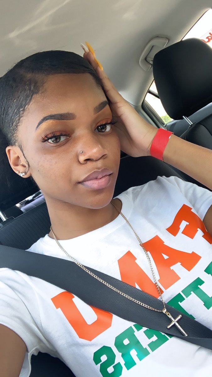 the1211_'s tweet image. Academic Signing day went well! #Famubound 🐍🧡💚