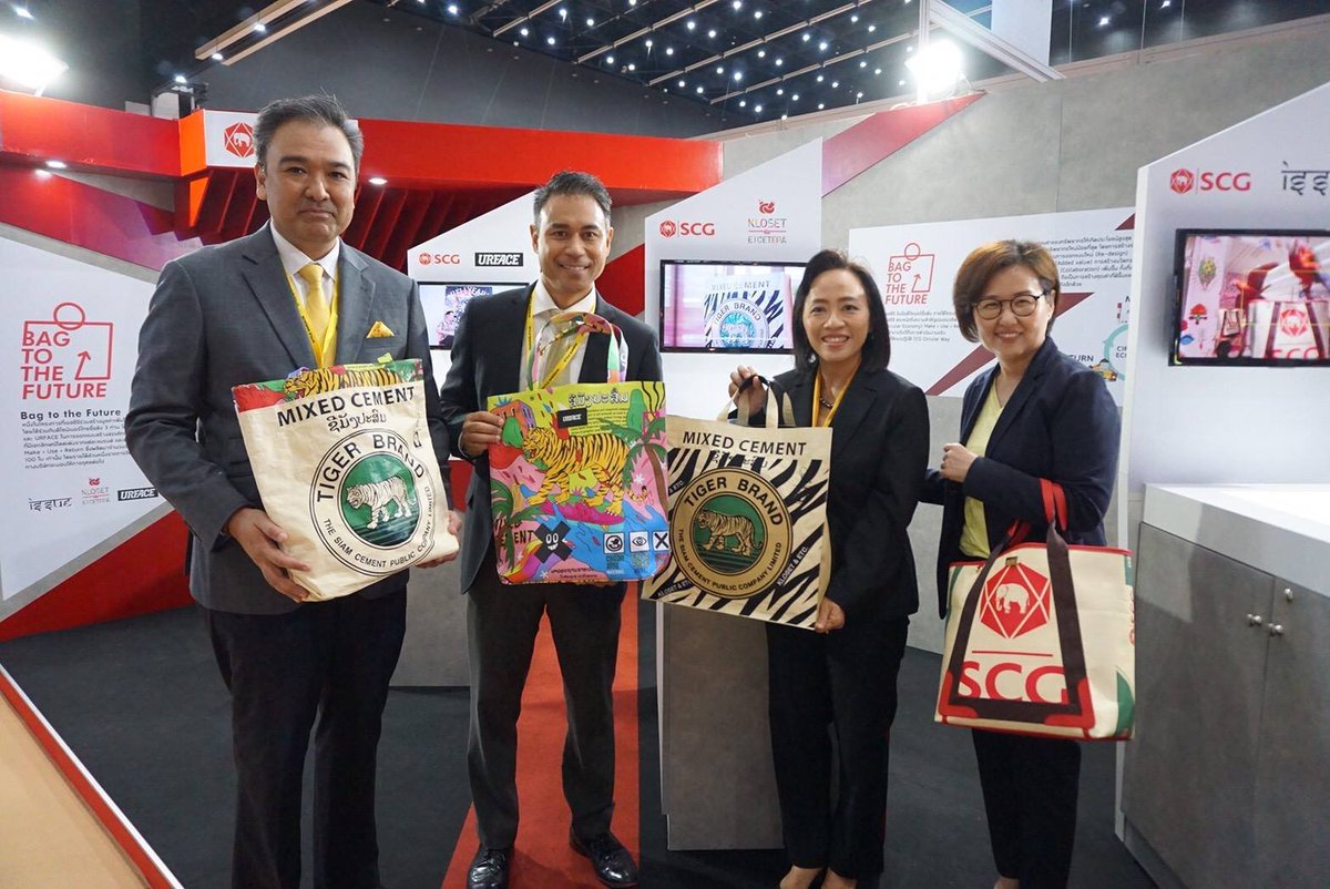 thaitrade_usa's tweet photo. SCG Brand, in collaboration with DITP, and top Thai fashion brands launched ‘Bag to the Future’ #BagtotheFuture #DITP #ISSUEThailand #KlosetandEtcetera #URFACE #Thailand #ThinkThailand #sustainablefashion #fashionbags #limitededition #STYLEBangkok
https://t.co/unxkIOnLWA https://t.co/eDfQnZqxVN