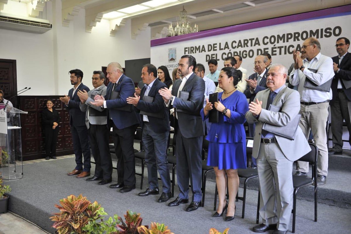 Mi más amplio reconocimiento al Gobernador <a href="/cuauhtemocb10/">Cuauhtémoc Blanco</a> por la implementación del Código de Ética para funcionarios del <a href="/GobiernoMorelos/">Gobierno de Morelos</a>, actuar transparente, eficiente y comprometida con sociedad, marca sin duda diferencia y fortalece las acciones gubernamentales en #Morelos