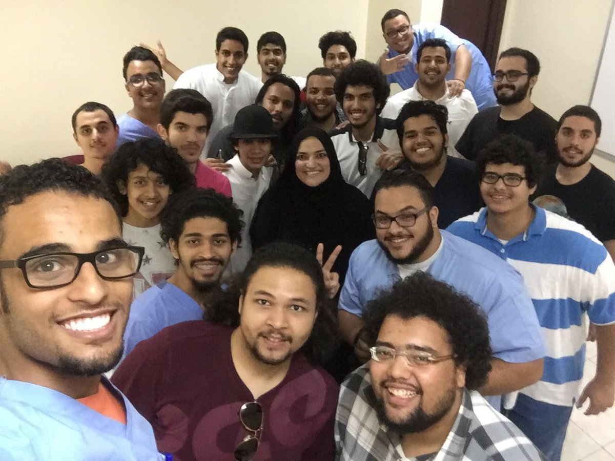 husamabulkhair's tweet photo. سنه تالت مع دكتوره نعمه🖤😍
#IMED19 https://t.co/J9e1ik1THQ