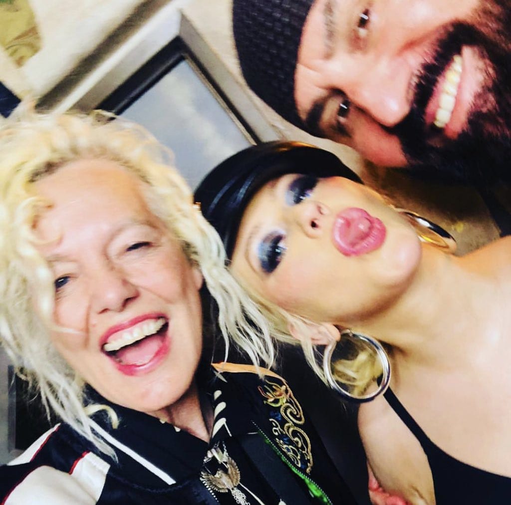 XtinaMexico's tweet photo. Nuevo shoot de #Xtina está en camino, con la fotógrafa @EllenVUnwerth y el estilista #PeterSavic 🖤❌💣💋
#news #COMINGSOON #Xtinalatintour #FelizJueves https://t.co/ndSH1nWsC5