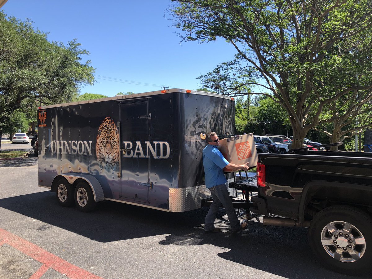 Nobody asked them for help, but the Johnson High School Band hosted a toy drive just because they wanted to help kids in need! #begoldensa