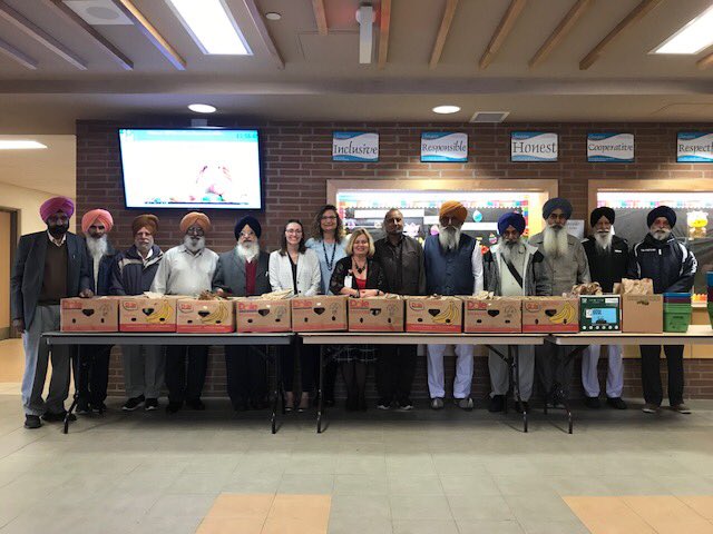 SouthFieldsV's tweet photo. Thank you to the SouthFields Village seniors club of Caledon for bringing samosas to all of our students in celebration of Valsakhi!  @SouthFieldsV @StanCameron https://t.co/jdB2WFPJI8