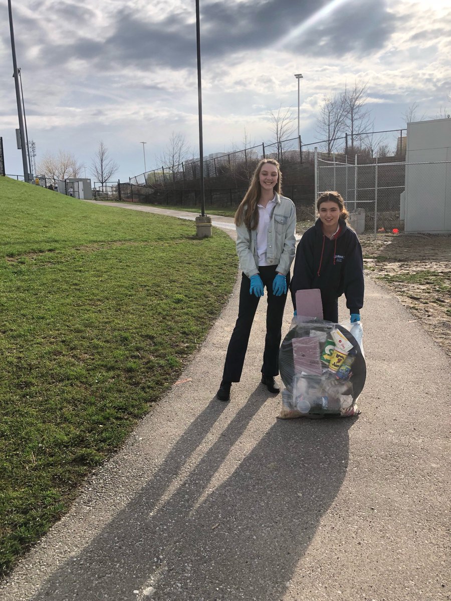CtKHH's tweet photo. 22 Minute Makeover @_HaltonHills #HCDSBEarthWeek @Pitch_In_Canada https://t.co/u9Hr3nuvCn
