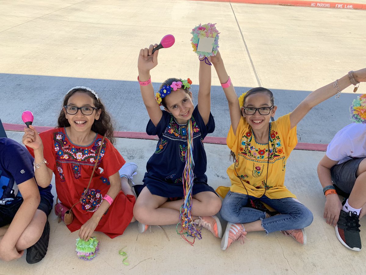 MrsSarahKayem's tweet photo. So much fun at our #COLMENAfest #ThisIsEllison https://t.co/E9Jpfojm2i