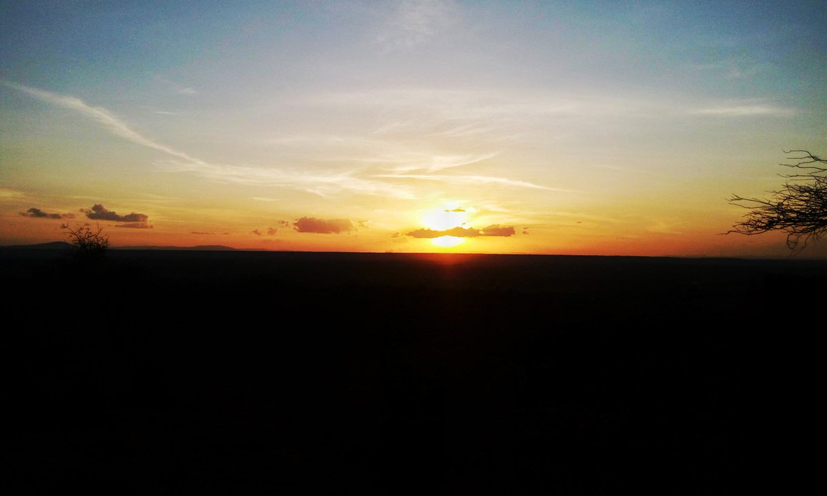 EugeneMwangangi's tweet photo. @Treasures_Kenya @magicalkenya @TourismKitui @Min_TourismKE @50Treasures @KTF_Kenya @NajivuniaUkenya @Turnup_Travel @ExploreKE @stellamarismega Yatta plateau has got to be a gem in #MagicalKenya
Pic: View of the Yatta Plateau from Kwa Vonza along Machakos- Kitui Highway.
#makingKituigreat https://t.co/Oc0a9SoqxO
