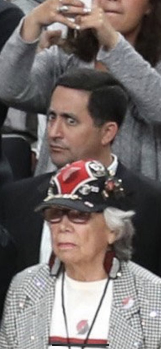 rawbuttwin21's tweet image. He pullin up from tHERE????