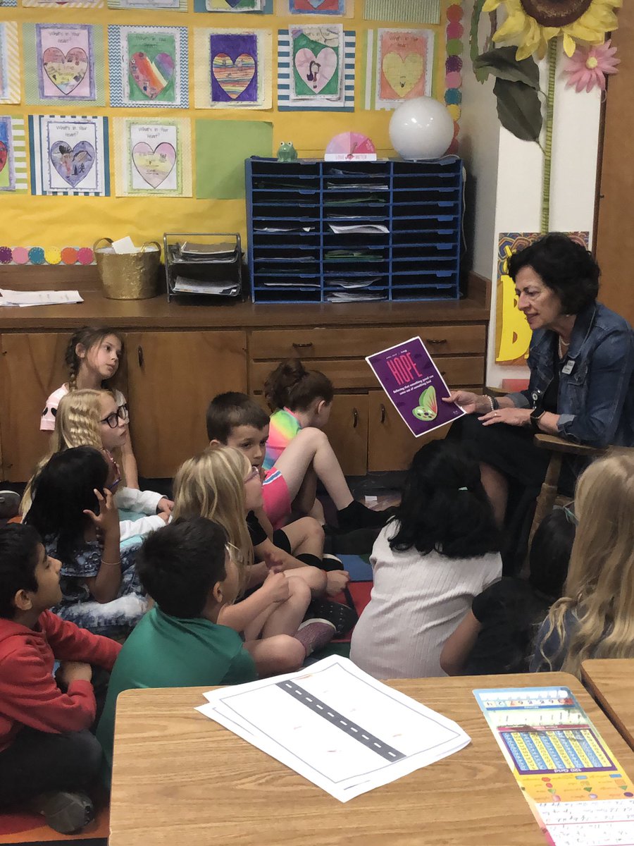 Lindsay Little tweet media