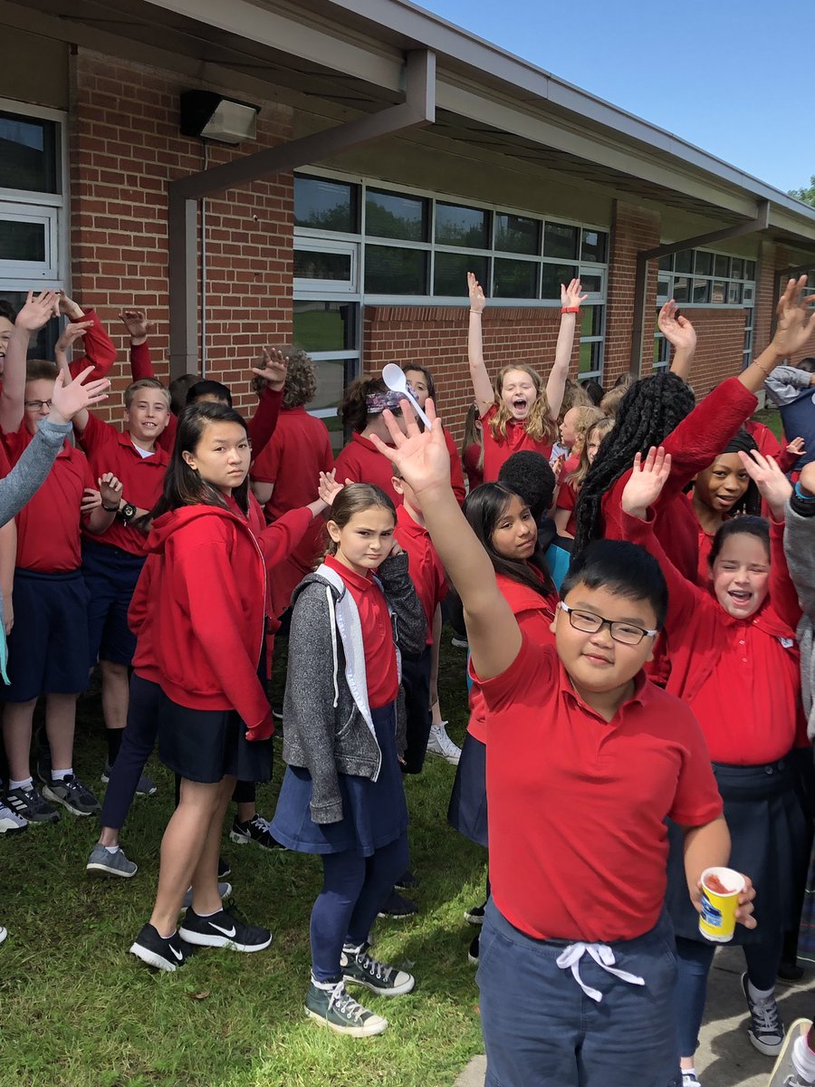 HeidiHarris74's tweet photo. My students (and coteachers) loved the Kona Ice today. Thank you @RISD_Equity ! #ElementsOfMe #RISDConnects #ACMFalcons https://t.co/O0Sy2DCTxj