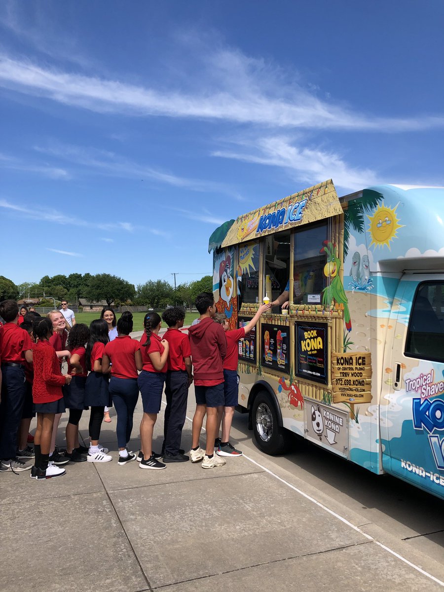 HeidiHarris74's tweet photo. My students (and coteachers) loved the Kona Ice today. Thank you @RISD_Equity ! #ElementsOfMe #RISDConnects #ACMFalcons https://t.co/O0Sy2DCTxj