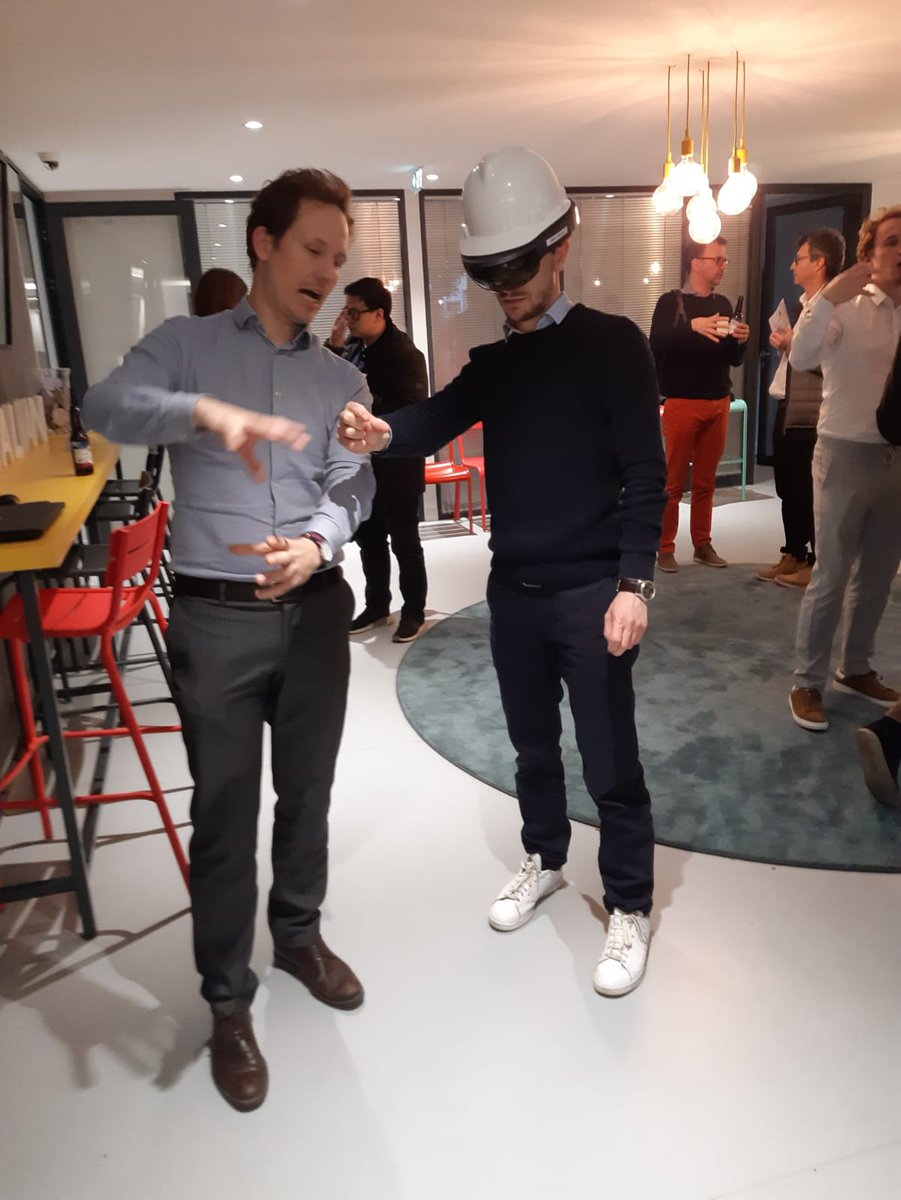 Novalian_fr's tweet photo. Démo par #BIMmyProject de leur solution en #réalitémixte #MixedReality #MeetupNovalian https://t.co/6szTpo6oeX