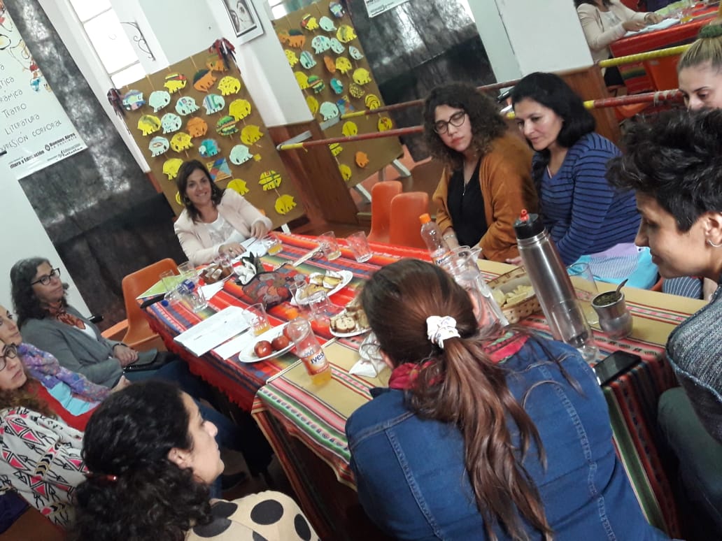 MyrianValenzue3's tweet photo. También en #Brandsen desarrollamos #Abcpadres y #abcdocentes en la Escuela de Estética.
Felicitaciones por el compromiso que cada uno de los participantes suma para que los 462 alumnos no quieran faltar ningún día a clase!
@gzinny @sergesiciliano @BAeducacion @DEArBuenosAires https://t.co/yDf7x7cWot