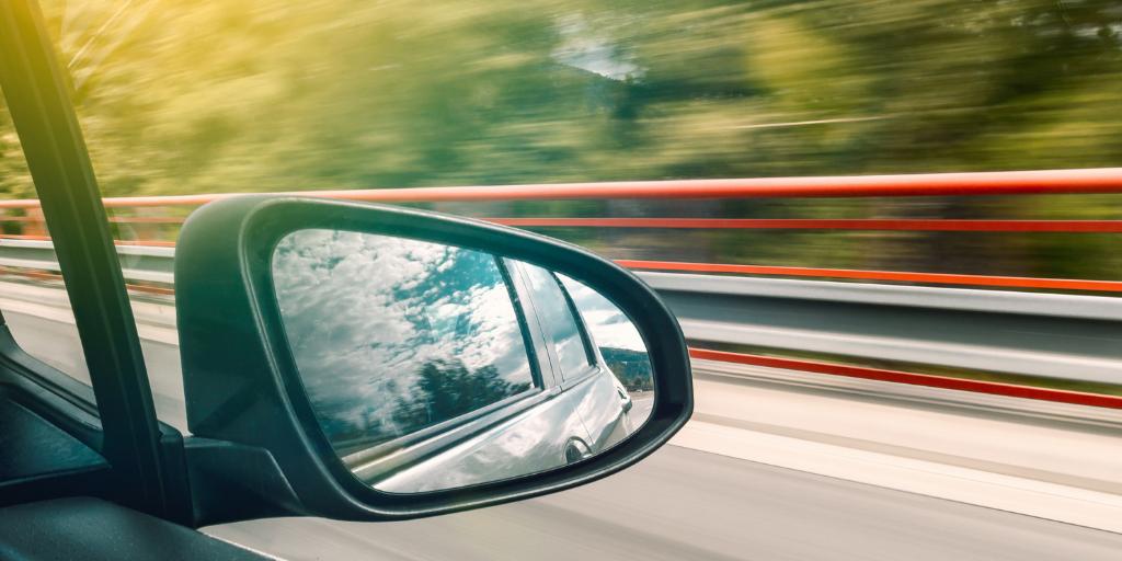 magellangps's tweet image. Distracted driving is indeed dangerous, claiming 3,450 lives in 2016 alone. #Routingtechnology is able to give #drivers all the details needed in real-time to follow an assigned route safely, with little to no distractions. Find out more here magellangps.com/fleet/routecom…