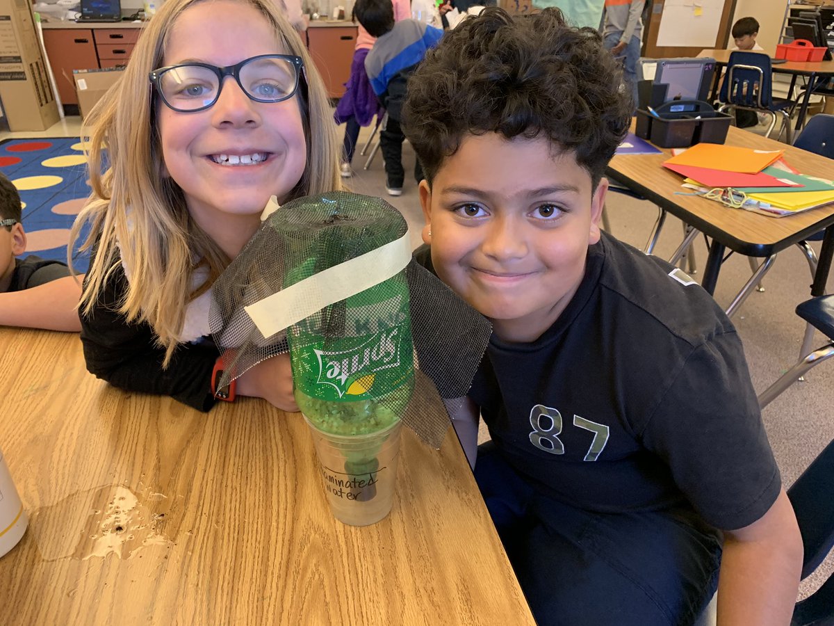 EdTechARose's tweet photo. Recognizing students developing #collaboration skills as they explore water filters they built in STEM class at #virginiacourtelementary. Excited to have awarded them #digitalbadges! #CredentialAPS @aurorak12 @scolomom https://t.co/AO0HOkR2sD