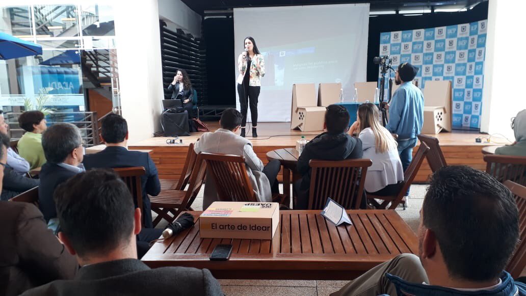Uaesp's tweet photo. En el Dia de la Creatividad y la Innovación se dan cita los equipos de diferentes entidades distritales que comparten conocimientos y experiencias sobre los alcances logrados en los ultimos 4 años en innovacion pública. #DistritoInnova https://t.co/Rcen9OLPSv