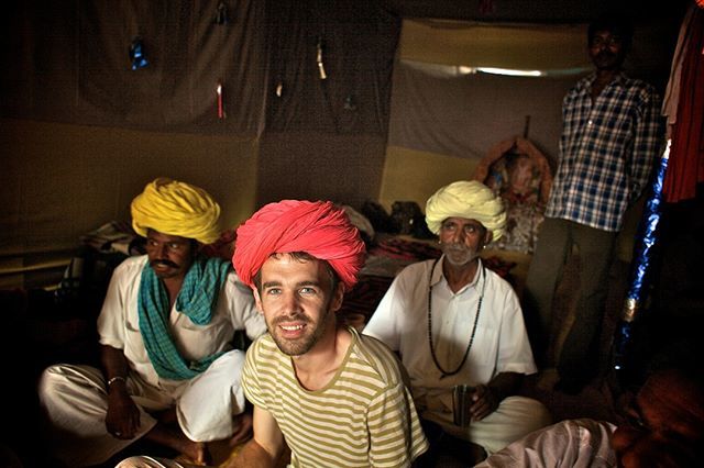 tombourdon's tweet photo. #throwbackthursday part 2

A couple of hours ago I posted a shot I took 12 years ago in India. Well, here's a rather informal portrait of me trying out some of the local headgear :) #photooftheday #travelgram #instatravel #wanderlust #photography #instag… https://t.co/tz6FuSzgVT https://t.co/yfXTbHDBhT