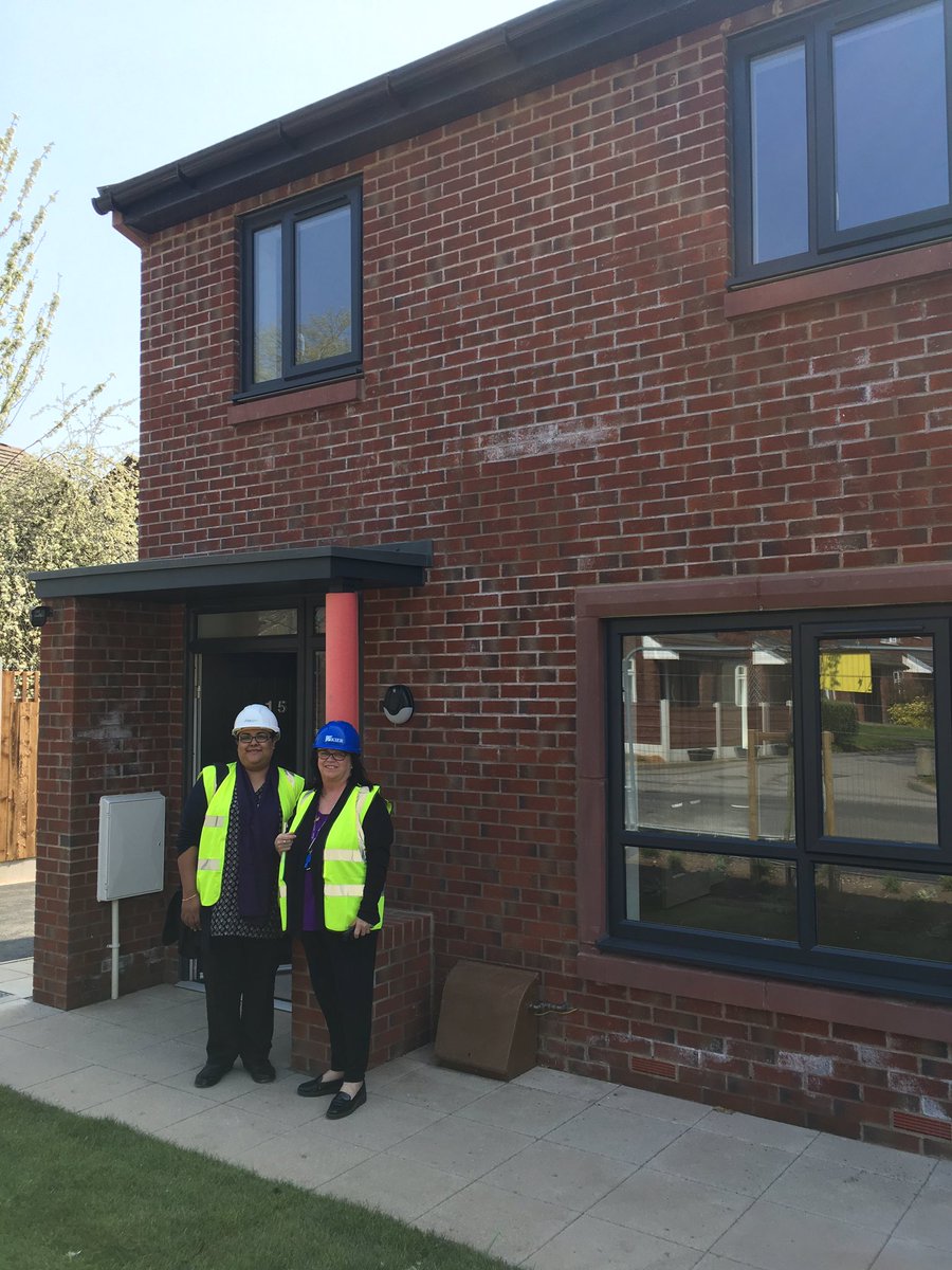 Shippersahoy's tweet image. First visit with @FirstForFCHO housing professionals to view our brand new #homes for rent at Keb Lane, Bardsley @oldham @HomesEngland @kiergroup @_markhams