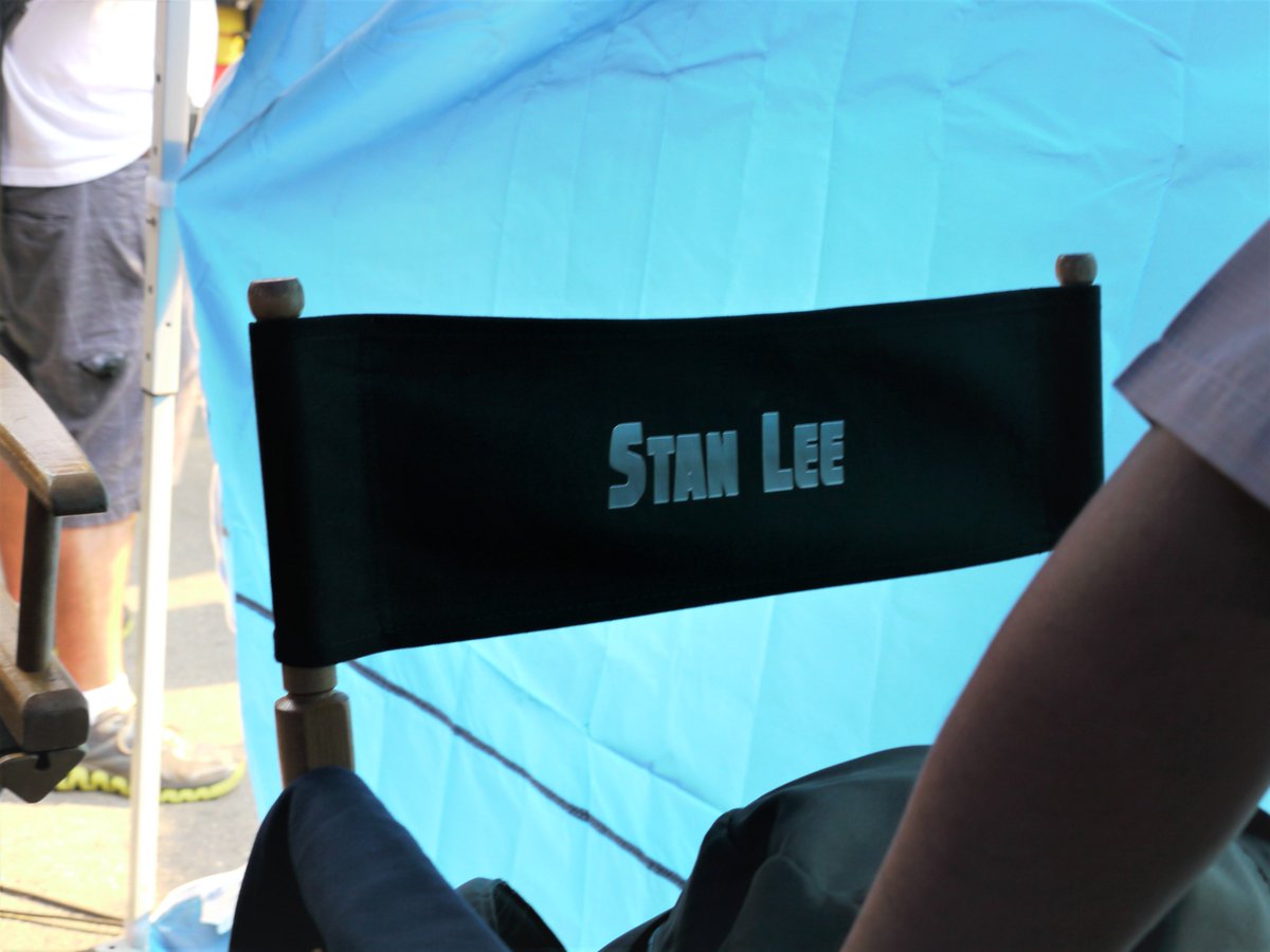 TheRealStanLee's tweet image. #AvengersEndgame premieres tonight! To celebrate, here’s some behind-the-scenes photos of Stan on the set of the 1st Avengers movie. He always got a kick out of shooting his Marvel cameos! #tbt