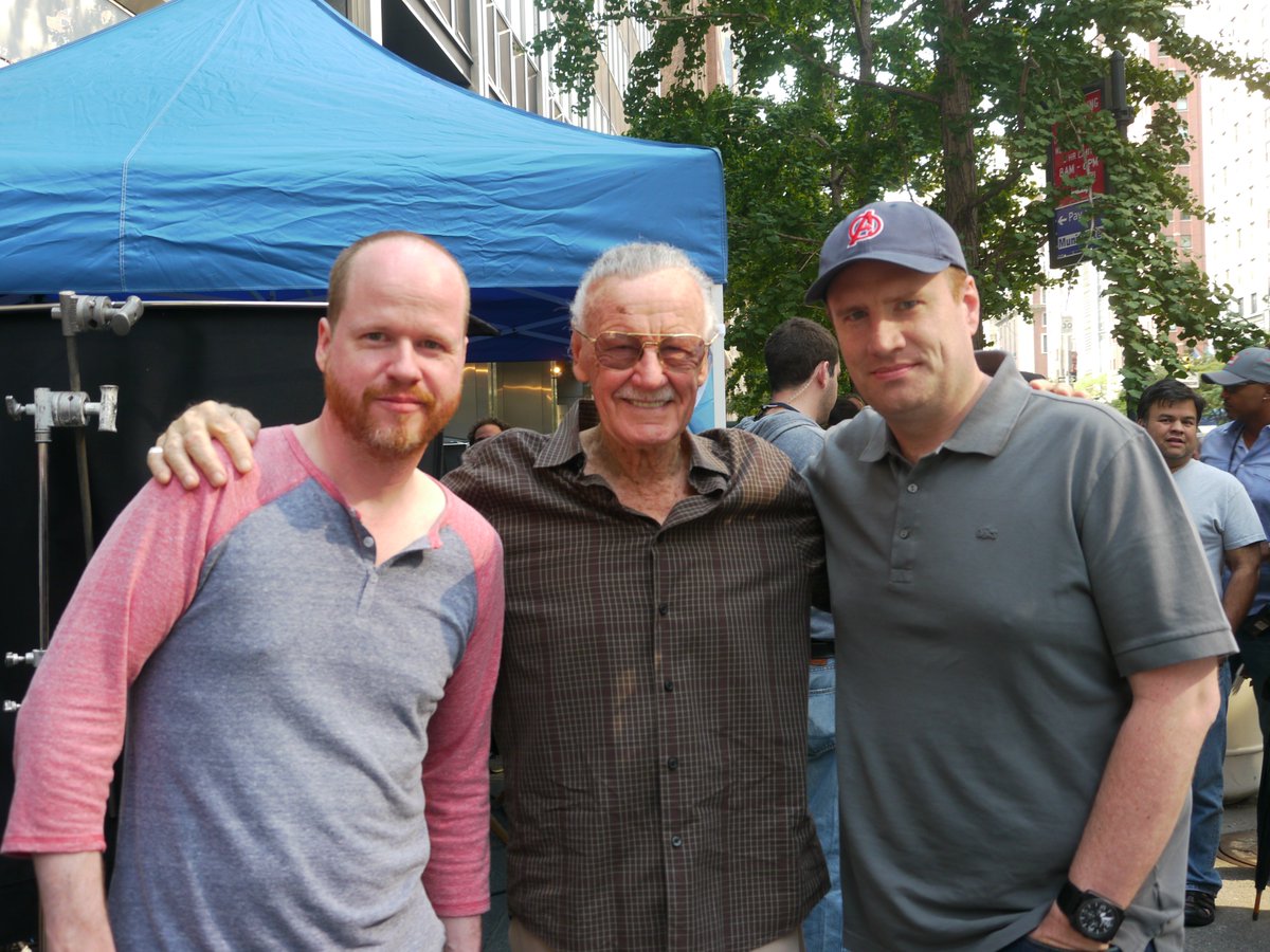 TheRealStanLee's tweet image. #AvengersEndgame premieres tonight! To celebrate, here’s some behind-the-scenes photos of Stan on the set of the 1st Avengers movie. He always got a kick out of shooting his Marvel cameos! #tbt
