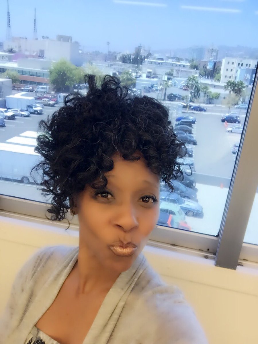 dshaunbooker's tweet photo. Thankful Thursday!!!
Maximizing Your Magnificence!
www.dshaunbooker
#lovingme
#allaboutme
#authenticself
#purposedriven
#godlydriven
#maximizingmymagnificence
#womeninbusiness
#womenentrepreneurs
#bossbabe
#lifecoach
#speaker
#transformationalfacilitator
#livelifemagnified https://t.co/PNxXMSUCCi