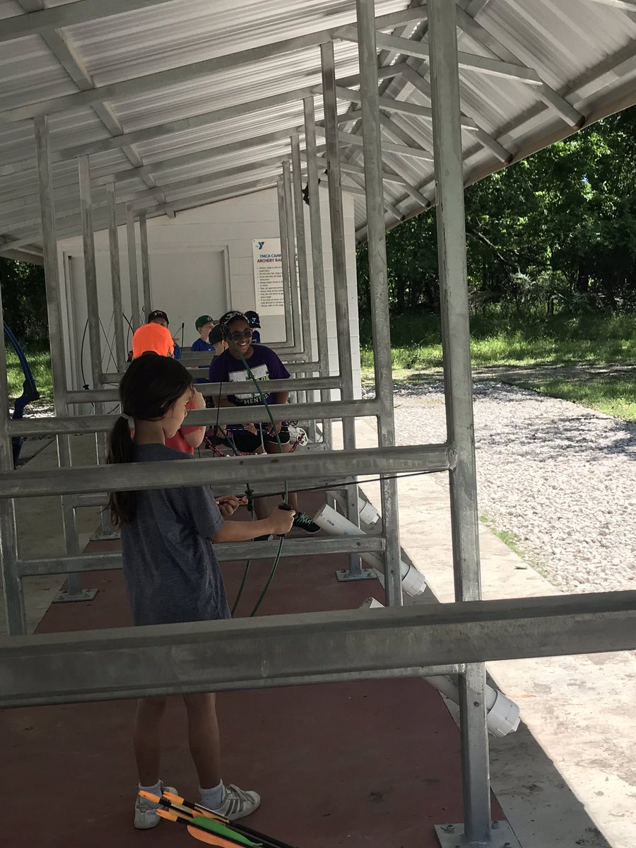 MrsADHES4th's tweet photo. Archery time #hescampcarter19 @HESRegalEagle https://t.co/Mo3R0gaggY
