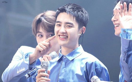 ChanyeolDo9's tweet photo. #BBMAsTopSocial EXO

когда ты самый суровый в  exo, но все считают тебя милашкой.

давайте любить До Кенсу,нашего пингвина.

@weareoneEXO https://t.co/ydPl4OH1CL