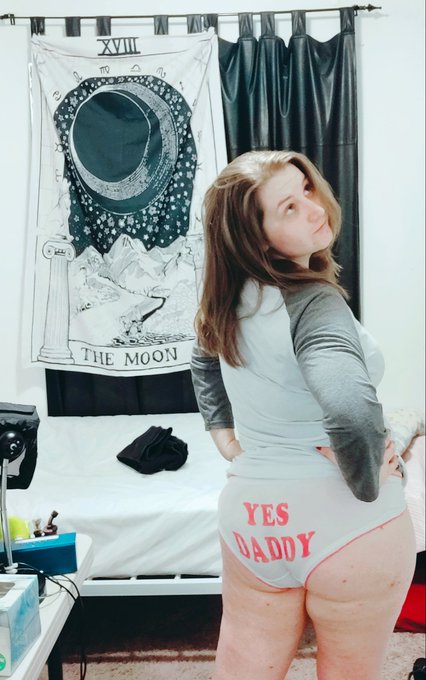 Sometimes you just gotta wear slutty panties under your normal clothes to make the day a little brighter<a href="/tag/bbw"class="tags"><span>#bbw</span></a><a href="/tag/chaturbate"class="tags"><span>#chaturbate</span></a><a href="/tag/thiccgoddess"class="tags"><span>#thiccgoddess</span></a>