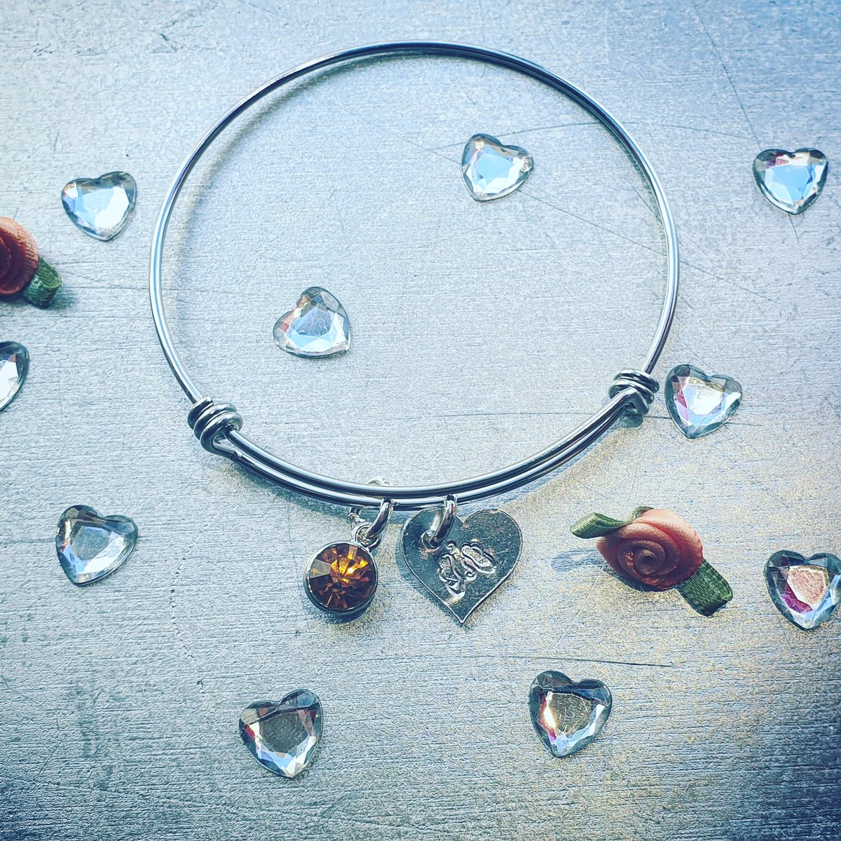 Ballethoo's tweet photo. Exclusive to Ballet Hoo are these lovely bracelets from @Lovebeauxdesign 

Only £14.99 these are the perfect gift for any dancer or teacher

Available for adults and children in a variety of different colours

#jewelry #exclusive #giftideas #dance #shop #shoppingonline https://t.co/53EyltVhKd