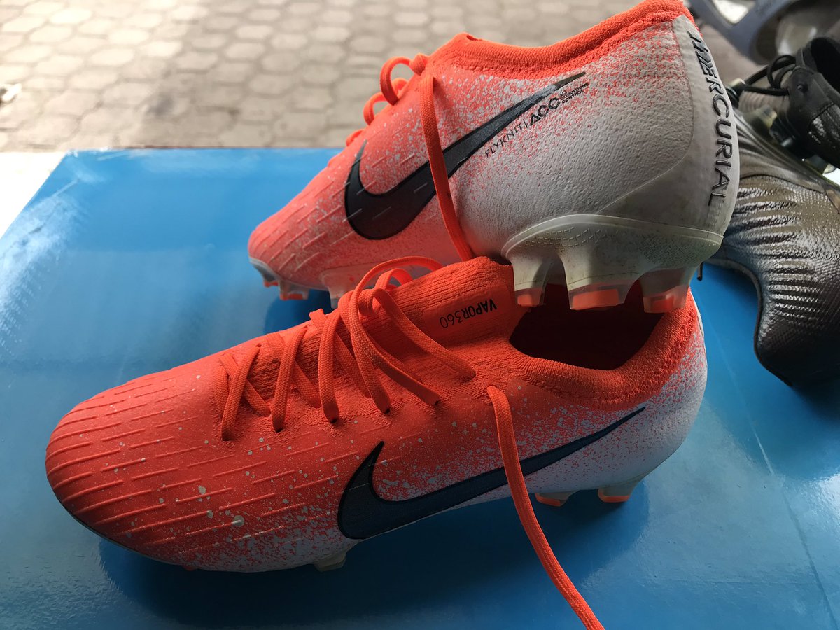 Mono_Jerseys's tweet photo. Vamos a cómo personalizamos estos tachos Nike Mercurial Vapor 360 de @erbintrejo
#ET26 #Queretaro #NikeMercurial #CustomShoes #Futbol https://t.co/92D8ILQW60