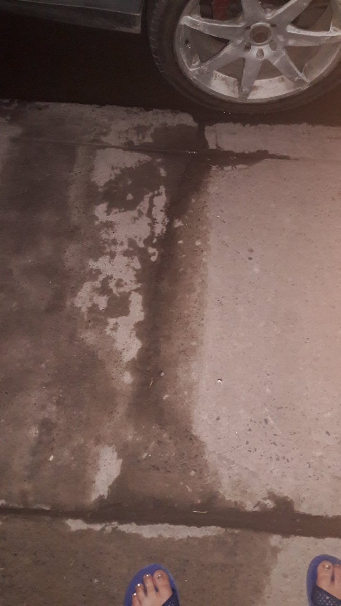 Angielebasi's tweet photo. @aqcazteca me podria ayudar desde nov18 tengo elmproblema del drenaje y en japama los mochis no atienden ya sale hasta por la banqueta https://t.co/n0vmFpNEwK