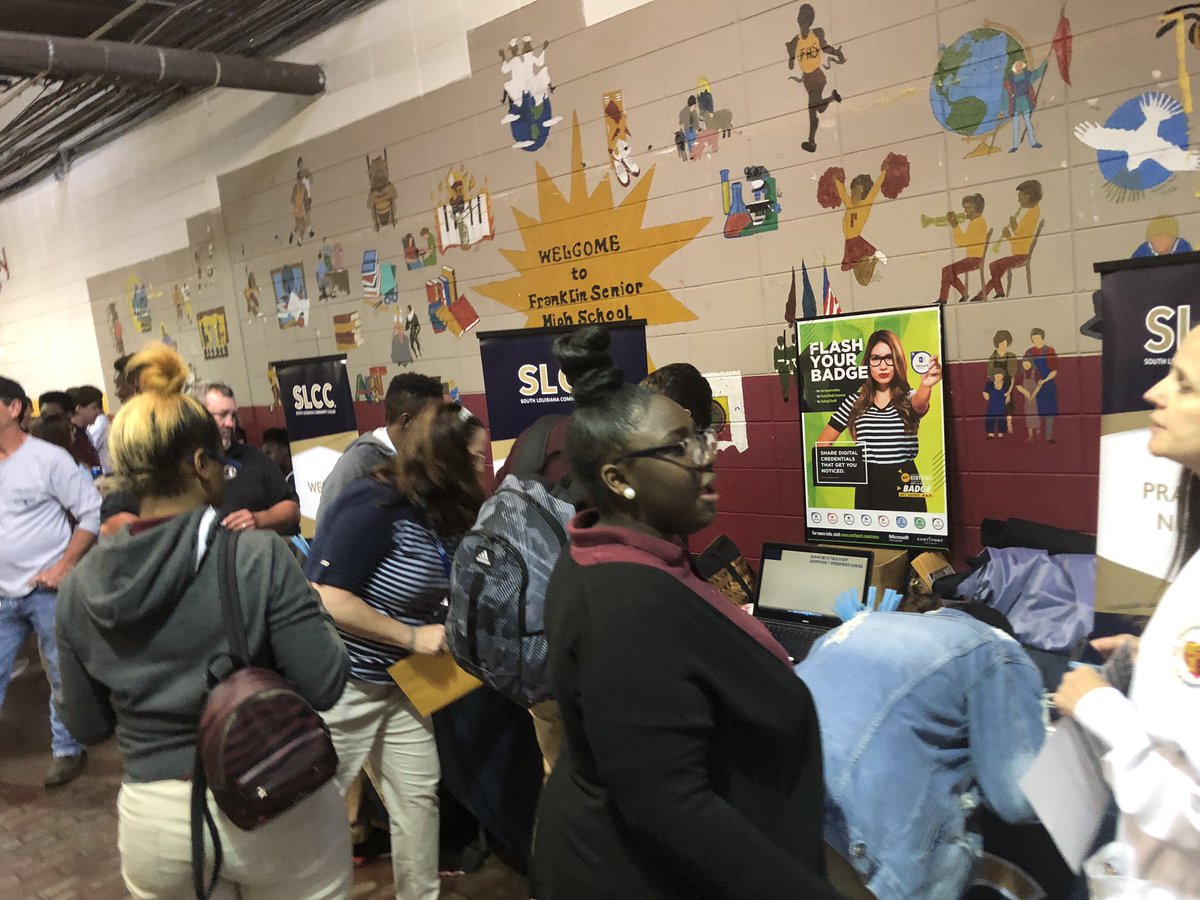 tlwmoore's tweet photo. Today, @southlacc Young Memorial Campus hosted College and Career Day at Franklin Sr. High School! We had a blast sharing great information on South Louisiana Community College,#DualEnrollment, #ProgramOfferings, and how we are #CreatingFutures! https://t.co/0w9sWm5NJ0