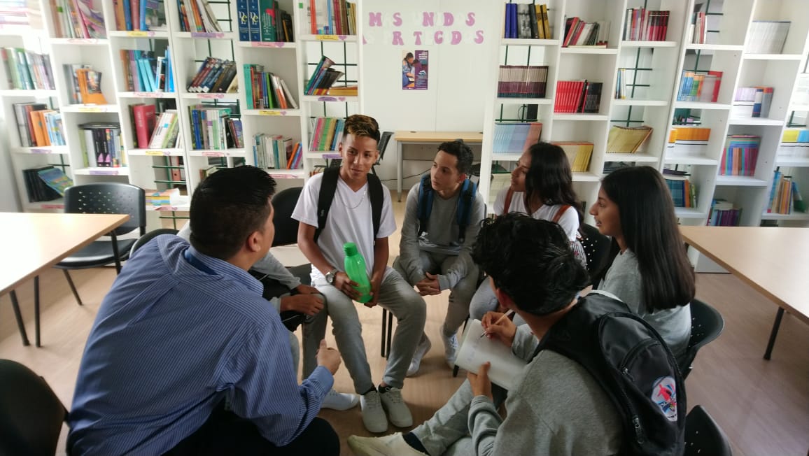 Curioso_George's tweet photo. Quiero compartir una grata experiencia de una práctica restaurativa en la U.E. donde me desempeño, en la cual se realizó un CIRCULO DE DIALOGO con los estudiantes involucrados, donde se estableció acuerdos para evitar el Bullying en las exposiciones #practicasrestaurativasEcuador https://t.co/T7saggM4rh