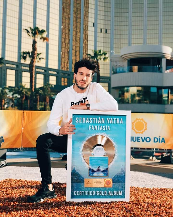 ForeverYatraYuc's tweet photo. ¡ESTAMOS MUY FELICES! #Fantasía es Disco de oro a tan solo una semana de lanzamiento en Estados Unidos 🙌🙌🙌💛 no podemos estar más orgullosos de ti @sebastianyatra hoy no se pueden perder los @latinbillboards ❤ estaremos conectados con #YatraEnLosLatinBillboards #ForeverYatra https://t.co/OPqR9K5lYW
