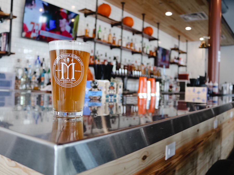 Say hi 👋🏼 to our friends at Industry in San Marcos today! Try their amazing Industry burger 🍔 paired with a PintHub beer 🍻 #industrysanmarcos #pinthub