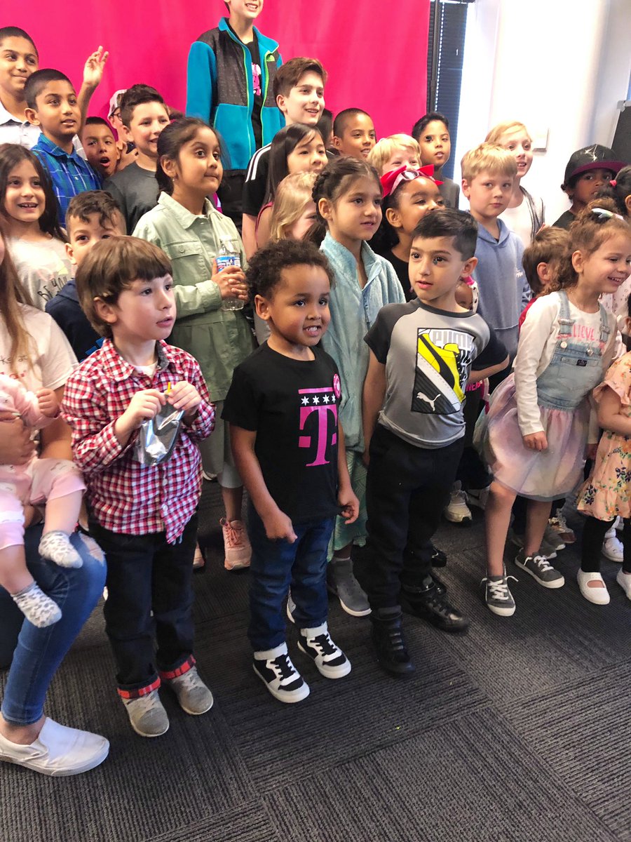CHI_KarinaP's tweet image. #ChicagoChapter never disappoints - their 2nd #BYKTWD was amazing. Jordy and everyone else had so much fun. Thanks to everyone who supported and special thanks to @MichelleVega2 @stacieporosky and @eldimski67 for all their hard work to bring this to life! #MobilizeForPerspective