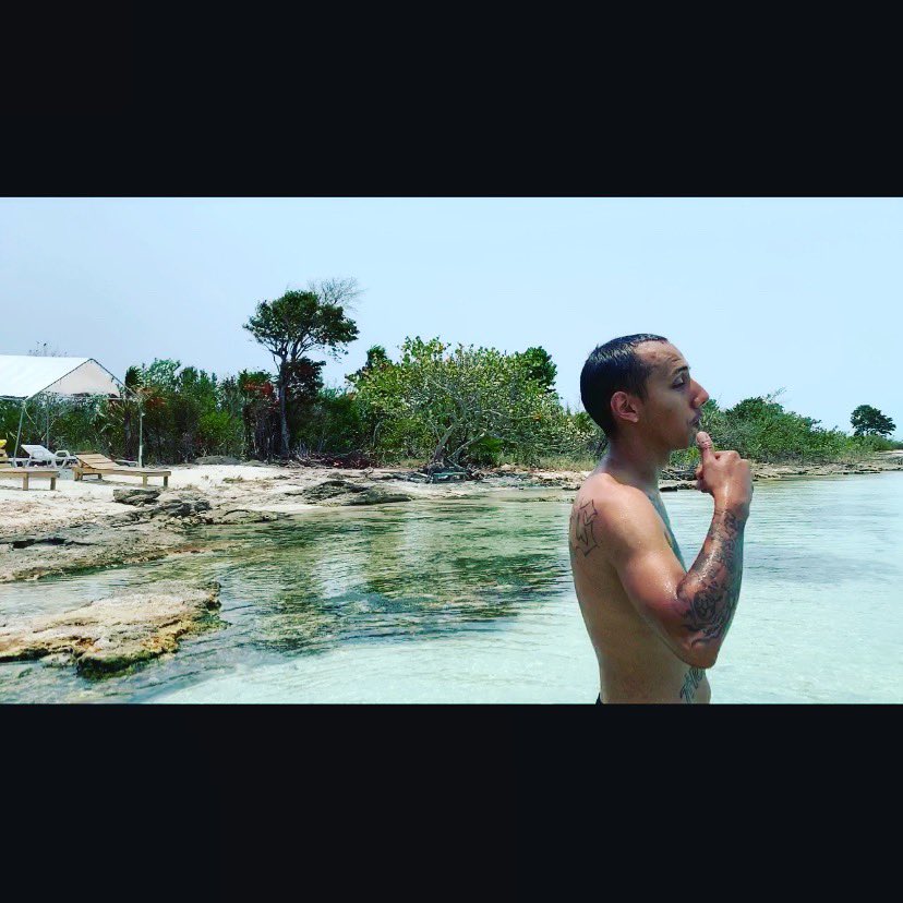 Damizza's tweet photo. Pt. 1 of #LIT @lilbamsbr feat. @kinglilg ... video shot in beautiful #belize today... my directorial debut! Lol coming soon! Get ready!! #tellthetruth #damizzapresents #summerisours #reelit #thereturnoftheREE #babyree #whereshyneat @OriginalShyne #damionyoung https://t.co/ofsnw3pJke