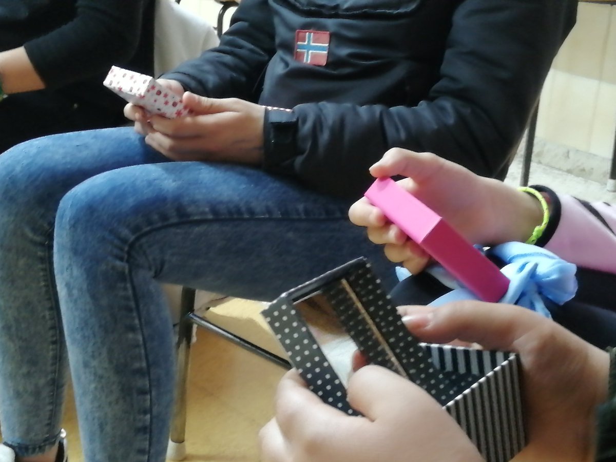 escuelahogarDI's tweet photo. Tarde de #Bionergetica y #Midfuness #CrecimientoPersonal #vivir #noscuidamospordentro y por fuera... https://t.co/fMKh1RmnZj