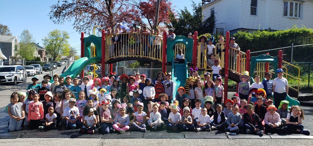 YonkersSchools's tweet photo. Family picture during #schoolspirit week at #School17 where the children showed the❤️for their gorgeous playground!
@CoreyWReynolds
@YonkersCPTA https://t.co/7xL2RmBS4j