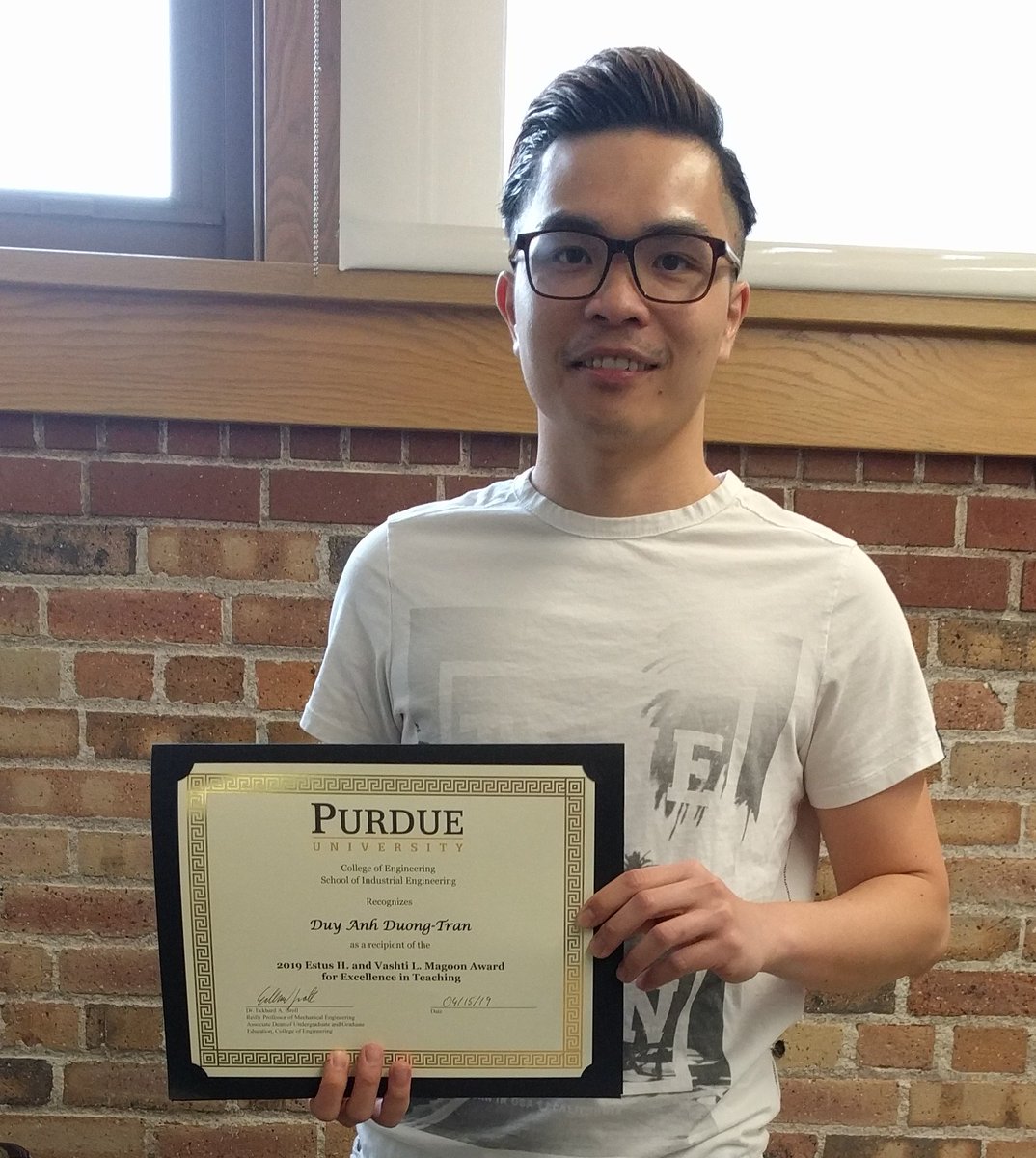jgonicor's tweet photo. Congratulations to @DuyDuongTran1 , recipient of one of the Magoon awards for excellence in teaching. Very well deserved. Thank you for your excellent work as TA. @PurdueIndEng #CONNplexityLab https://t.co/WTLmCjNzzz