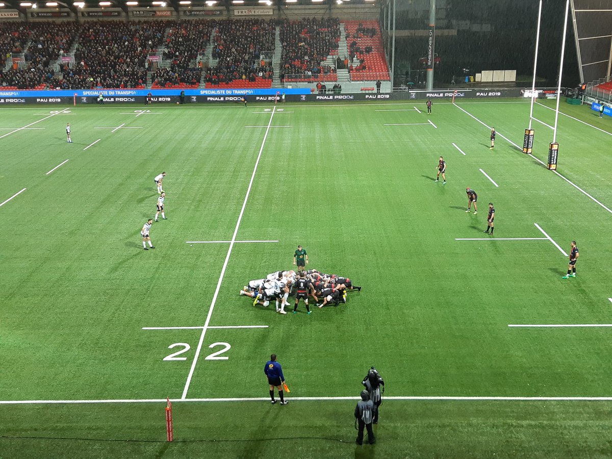 icilimousin's tweet photo. Ouiiiiiiiiiiiiiiii !!!!!
Brive renverse Oyonnax à Charles Mathon, 22-10, dans le choc des leaders !
Le CAB prend seul la 1re place de #ProD2 et empoche presque définitivement son billet direct pour les 1/2 finales avant la dernière journée du championnat !!! #USOCAB #FBSport https://t.co/lwfK8rGEr1
