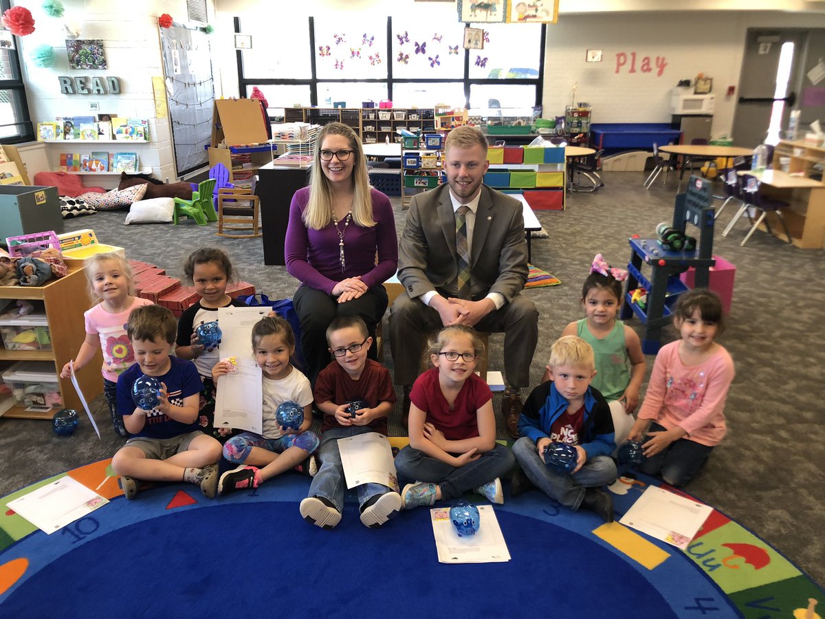syosthawks's tweet photo. Learning about saving and keeping our money safe today from Cornerstone bank! https://t.co/1jdXDFYbmP