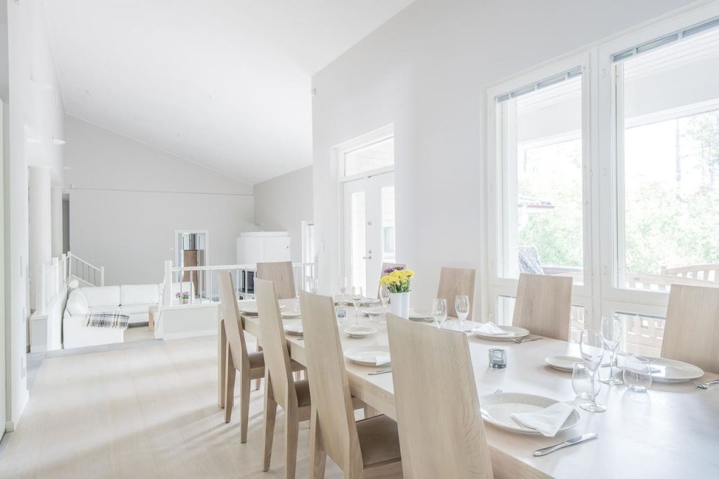 IHMISILLE KOTEJA villevartiainen.com/portfolio/ihmi…